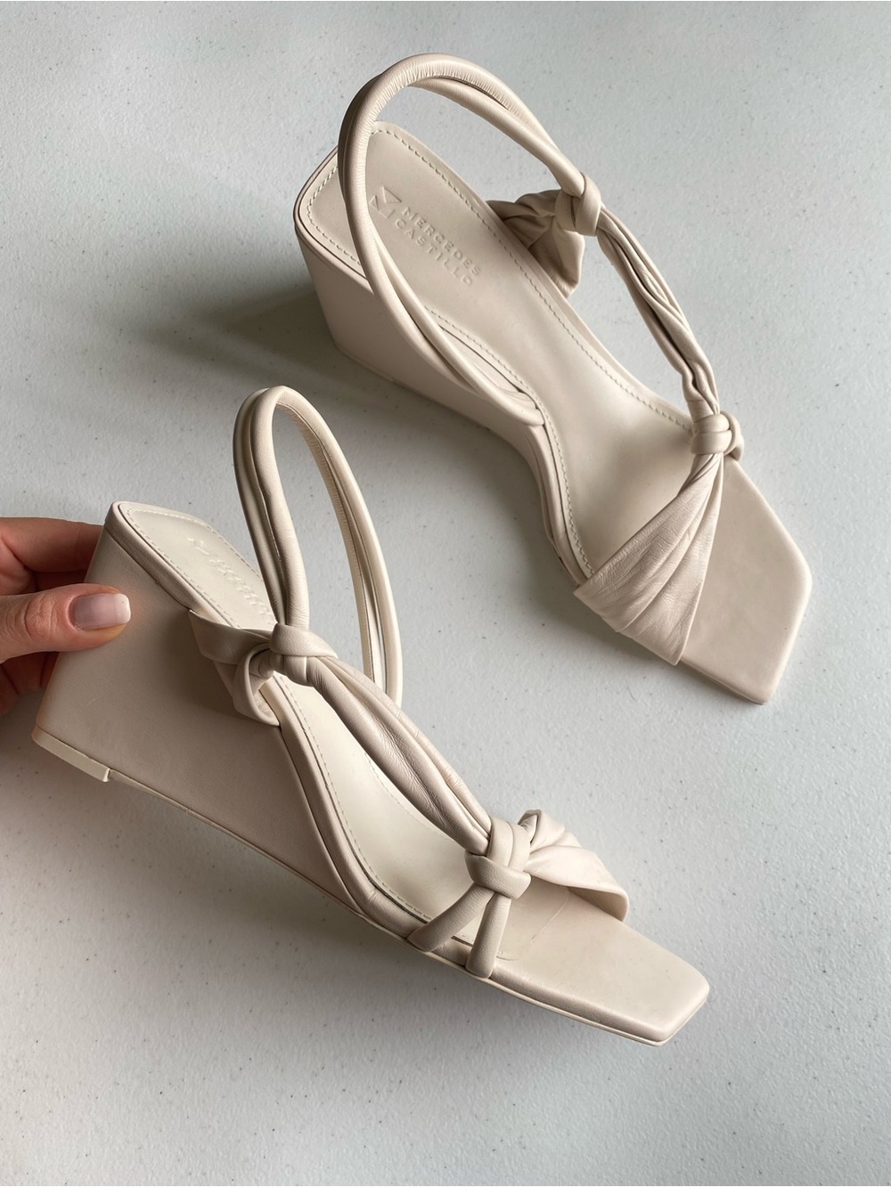 Mercedes castillo size 9.5 cream leather square toe Slingback knot Strappy wedge